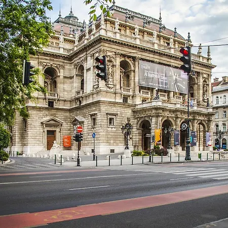 Appartamento Opera Luxory